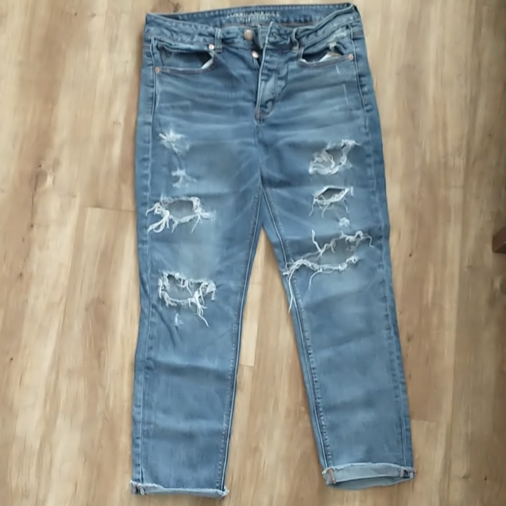 American Eagle Size 8 Distressed Boyfriend Jeans